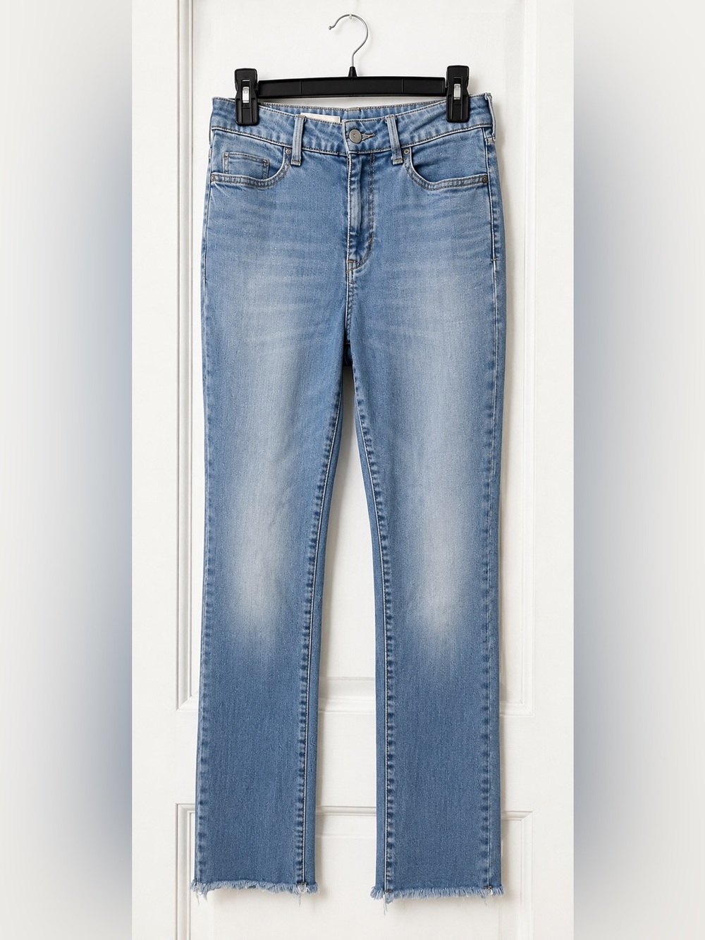 Pilcro Anthropologie Light Wash Raw Hem Straight Skinny Jeans 26 (no size tag)